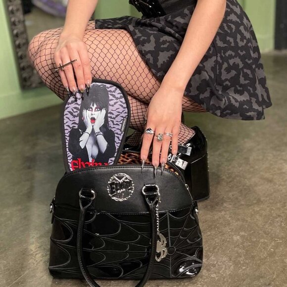 New Elvira Bats Coffin Clip Pouch Clip To Bag Or Belt Mistress of the Dark Goth - Picture 2 of 4